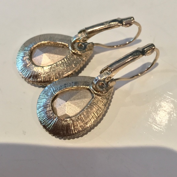 Lux gold plated tear drop earrings - Picture 3 of 3